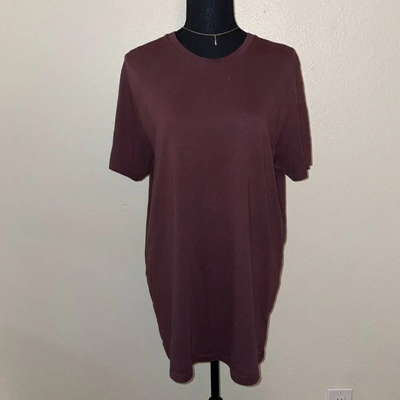 Old navy Tee    - Picture 1 of 5